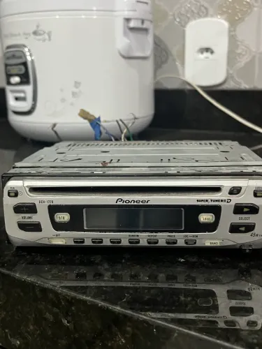Som Automotivo Pioneer DEH-1770 CD Player Rádio AM/FM