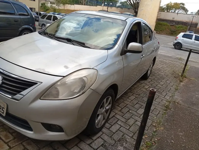 Nissan Versa SL 1.6 16V Flex Fuel 4P Mec. 2013
