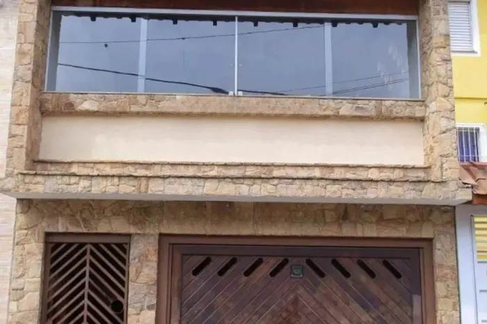 Casa à venda em Umuarama, Osasco: 3 dormitórios, 2 banheiros e garagem