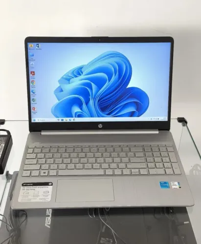 Notebook HP 15 | i5-1135G7 | 8GB | 256GB SSD | Iris Xe | 15.6 Full HD