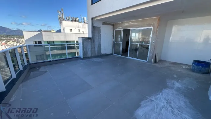 Cobertura duplex 3 suítes à venda, vista mar na Praia do Morro, Guarapari ES.