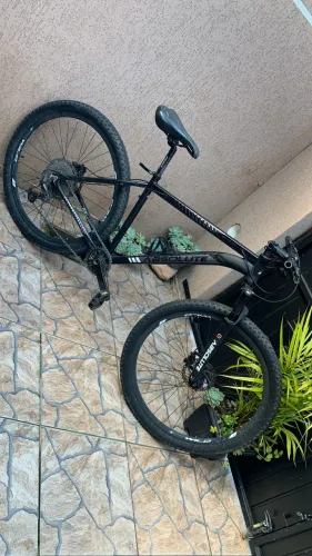 Bicicleta absolut freios a oleo relacao 1x12 shimano deore tamanho 19