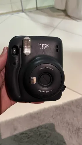Câmera Instax mini 11 + bolsa
