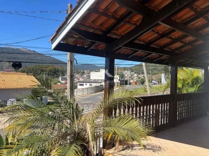 Linda casa para locação no Jardim Maristela 170m² 3 dormitórios