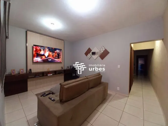 Casa com 3 dormitórios à venda, 249 m² por R$ 550.000,00 - Jardim Santo Antônio - American