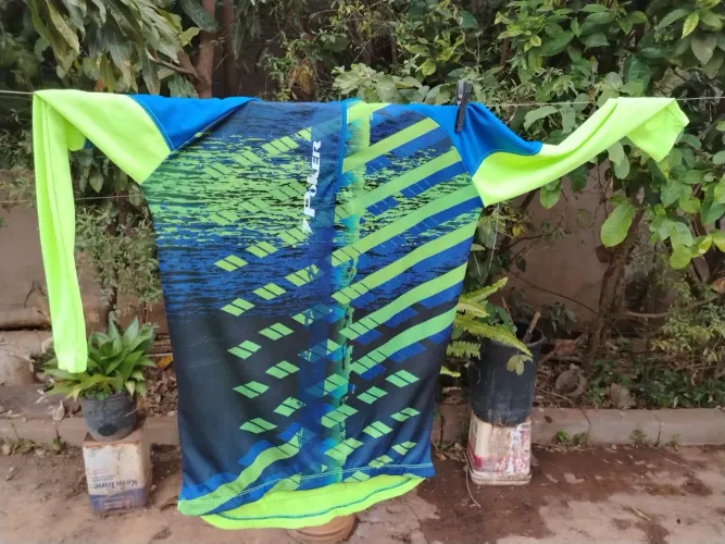 Camisa ciclista tamanho G marca Poker