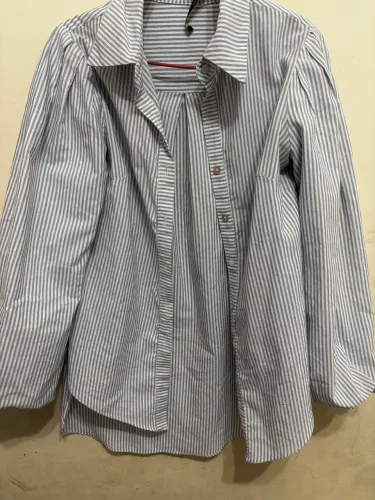 Camisão feminino de linho azul e branco listrado P da Maria Filó
