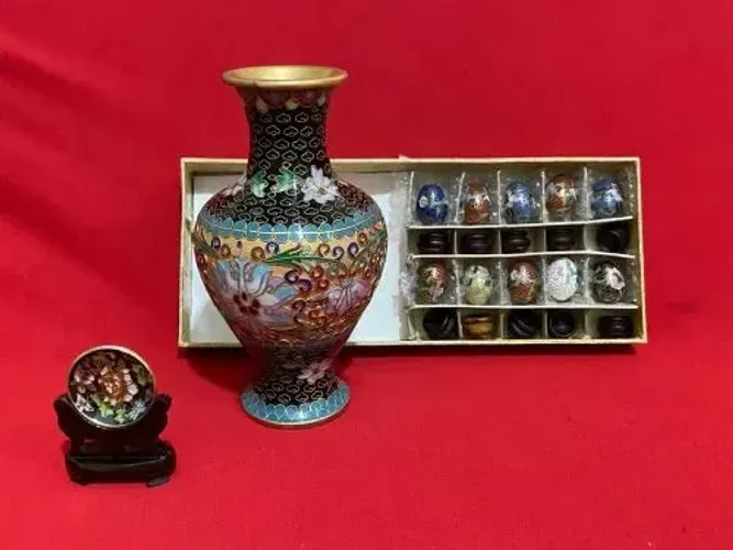 Vaso Cloisonné com de 10 Ovos Vintage