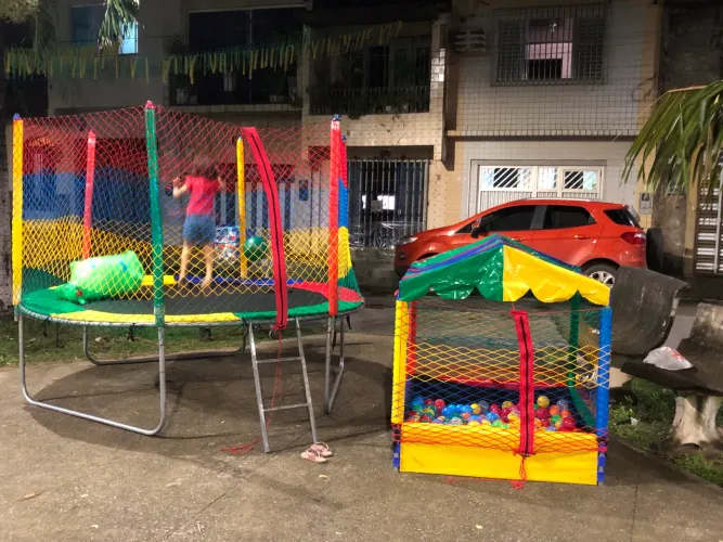 Combo pula-pula + casinha de bolinhas a partir de R$220,00