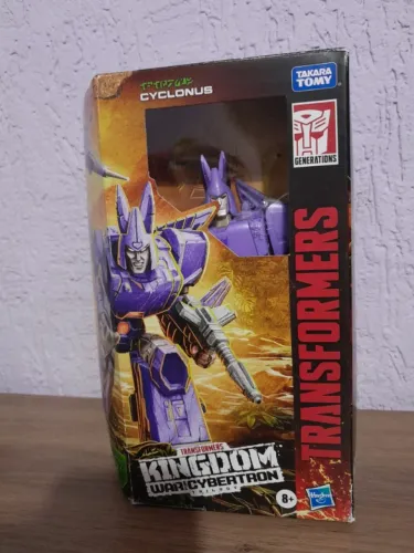 Transformers War For Cybertron Kingdom Cyclonus completo