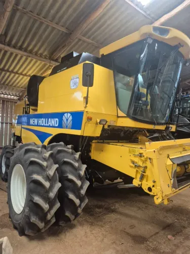 Colheitadeira New Holland 5070