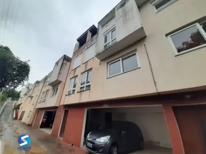 Casa Condominio em Porto Alegre, no bairro Ipanema, com 3 dormitório(s), e 3 ban