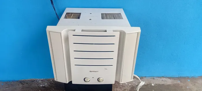 Ar condicionado Springer 7.500 btus 220 volts r$350