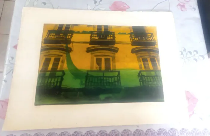 Gravura antiga assinada Marília Rodrigues