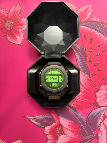 Relógio Stainless Steel Case RE CR.0238 Chilli Beans