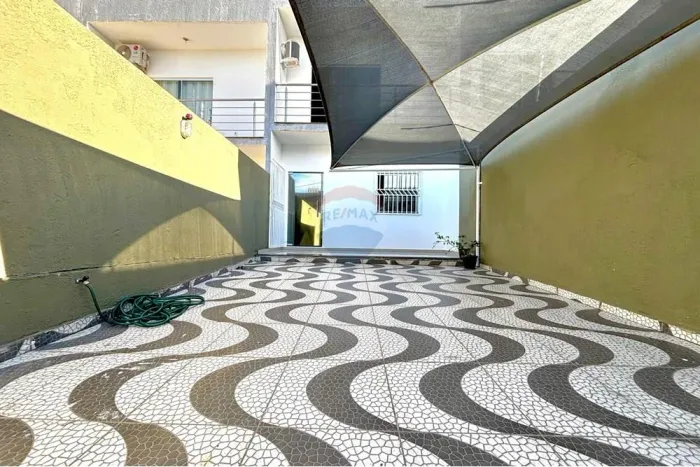 Casa Duplex Mobiliada com Vista Parcial para o Mar