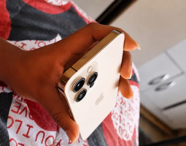 iPhone 12 Pro Max semi novo