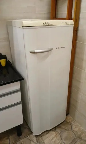 Geladeira Electrolux RE 28