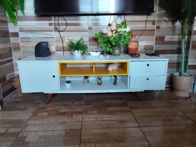 Rack para TV Retrô Branco ? 1,55m