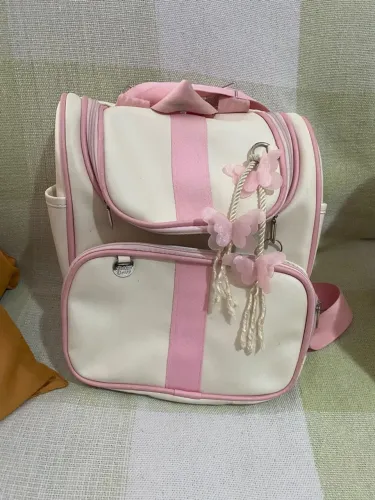 Vende-se bolsa maternidade menina, acompanha 2 bolsas, por apenas 150 reais!