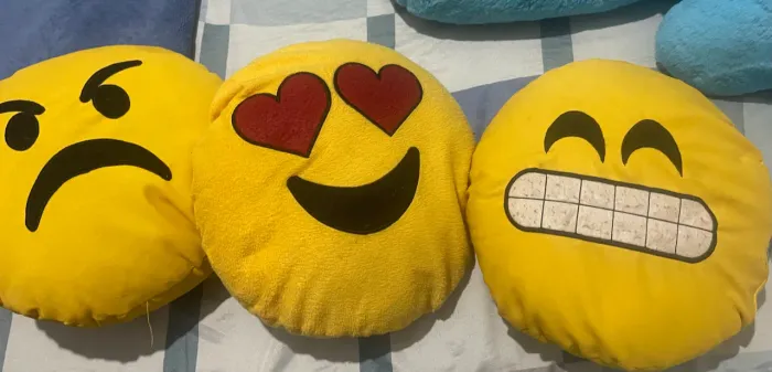 Almofadas emoji