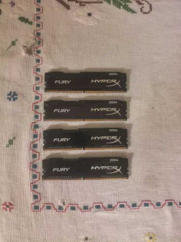 Memória RAM HyperX 2400MHz