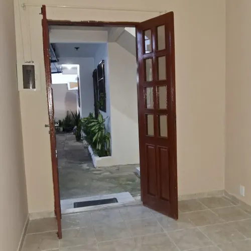 Alugo apto completo de 1 quarto, Pq das Laranjeiras.