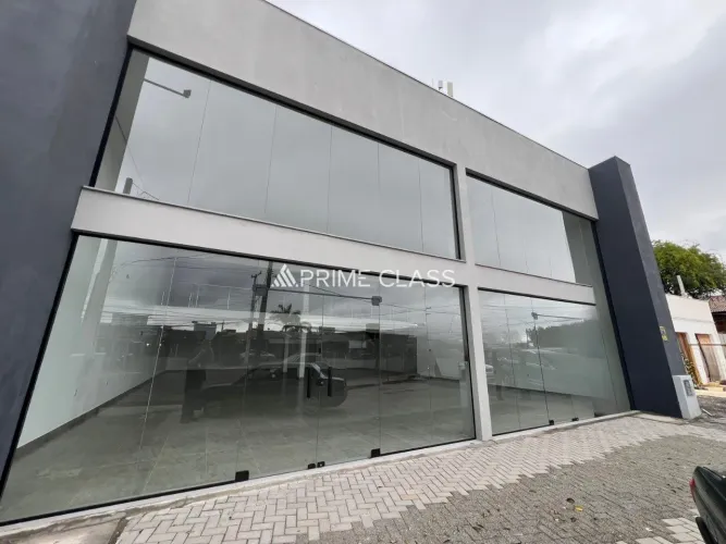 Loja comercial 390m² com 4 banheiros, mezanino, Bairro Nossa Senhora das Graças
