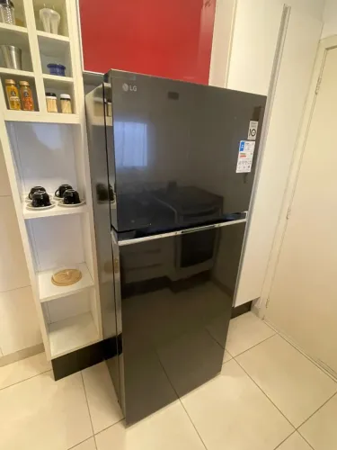 Geladeira LG Frost Free Preta GN-B392PXGB Duplex com Tecnologia Inverter Top Freezer - 395