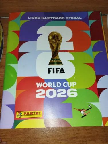 Álbum da copa com figurinhas nele