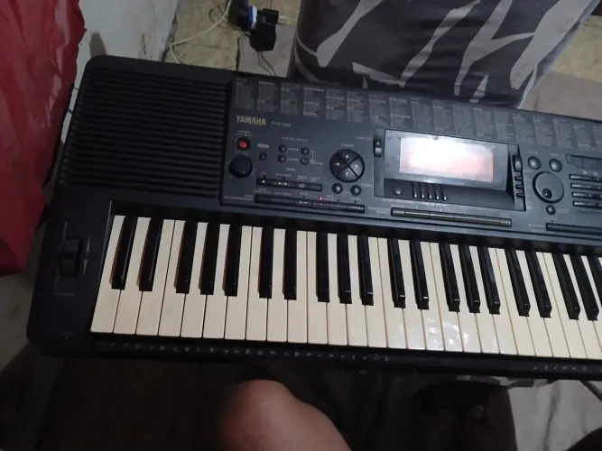 TECLADO YAMAHA PSR 620