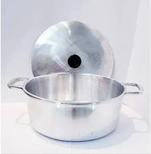 Panela de alumínio batido numero 30 