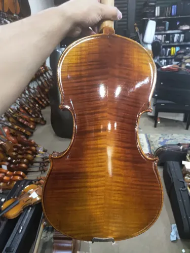 Violão maciça - modelo stradivarius