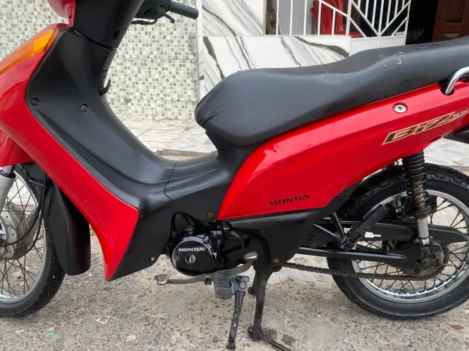 Moto boa e conservada 
