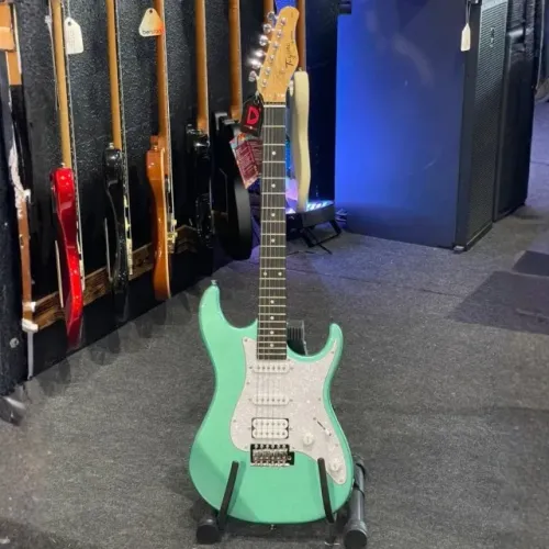 Guitarra Tagima Stratocaster 2s 1h TG-520 MSG