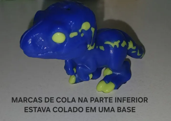 BONECO MINIATURA KINDER OVO JURASSIC PARK WORLD VELOCIRAPTOR BLUE AZUL DINOSSAURO
