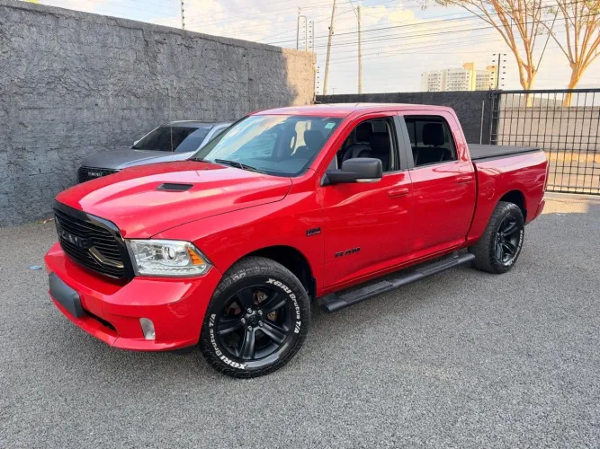 Ram Classic Laramie Night Edition 5.7 V8 16V Gasolina 4X4 Aut. 2022