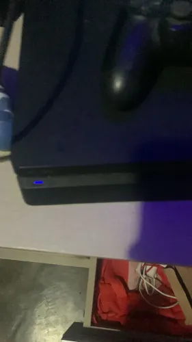 Ps4 slim 2 controles pegando tudo não envio pela olx 