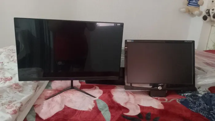 Vendo 2 monitores novo na caixa
