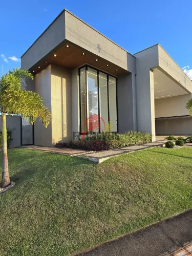 Casa de alto padrão no Condomínio Residencial Villagio Toscana em Goiânia, com ofurô priva