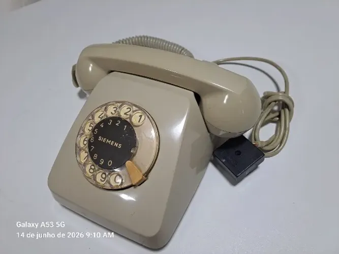 TELEFONE  ANTIGO  MARCA SIEMENS,MODELO DE DISCO (70-80). MUITO BEM CONSERVADA -VINTAGE !