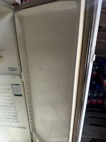 Geladeira usada mais toda conservada