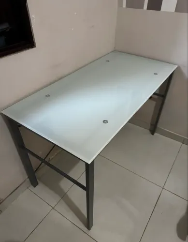Mesa de vidro para escritório