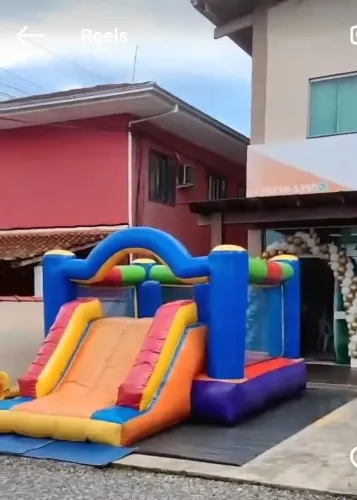 Castelo inflável 