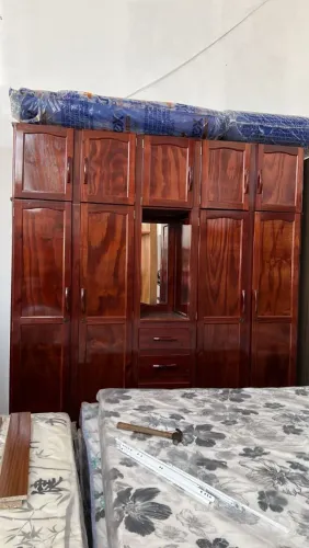 Guarda roupa casal de madeira 