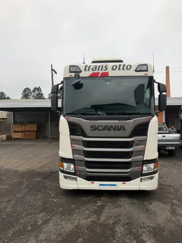Caminhão Scania R450 A6X2