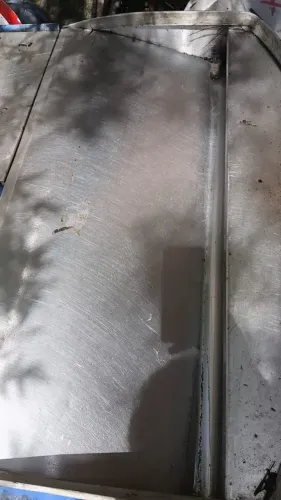 caixa de mercantil com espaço para balança.