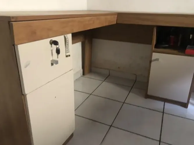 Mesa de Escritório L