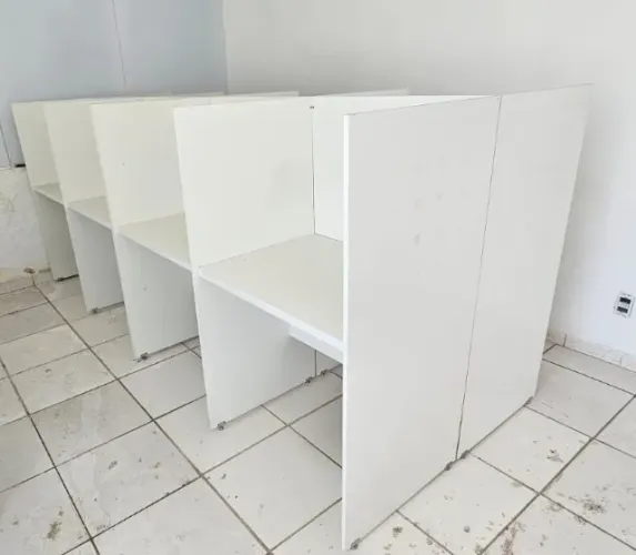 Estação de atendimento com 8 lugares(ou 2 lugares separados) / BAIAS / CALL CENTER
