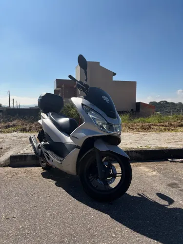 Honda PCX 150 ano 2016, modelo 2017